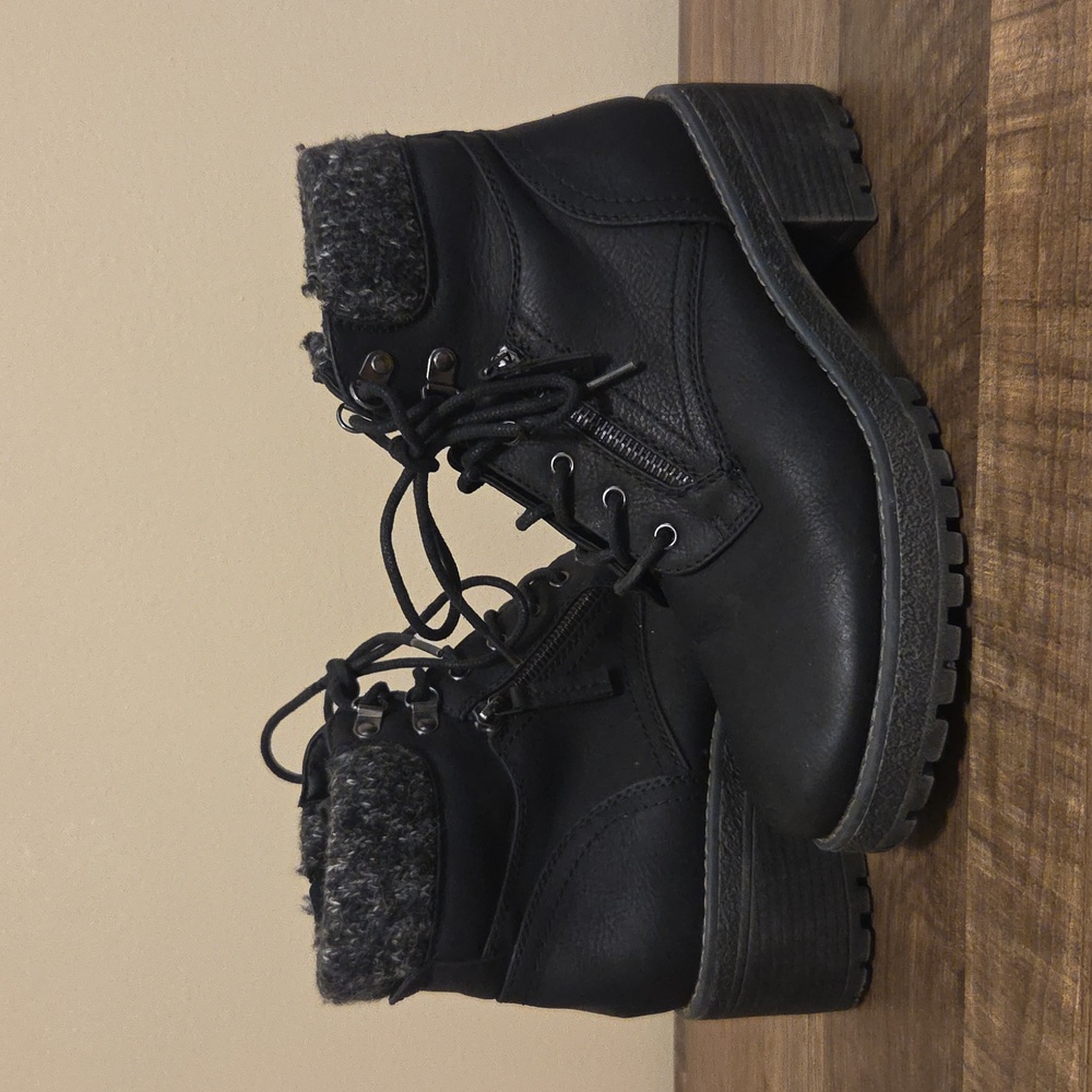 Cliffs Leather Black Sweater Chunky Heel Combat Ankle Booties Winter Grunge Goth